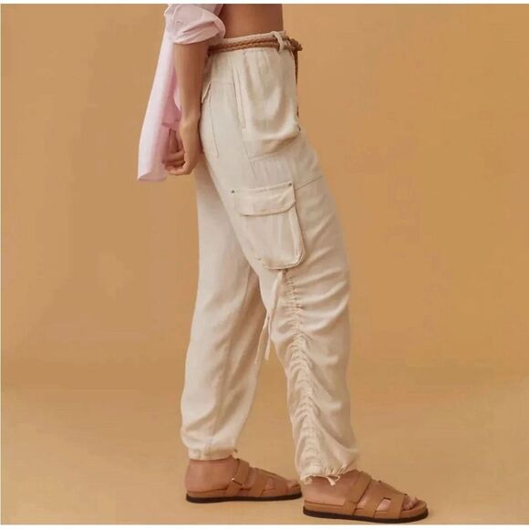 Anthropologie Relaxed Cargo Pants Size S in Ivory - Picture 3 of 9